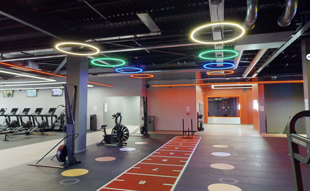 A photo of the upper interior of the Snap 24/7 Gym in Farehsm