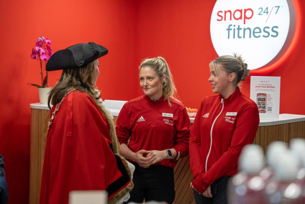 Addlestone Snap Fitness 24/7 opening - local Mayor speaks to staff