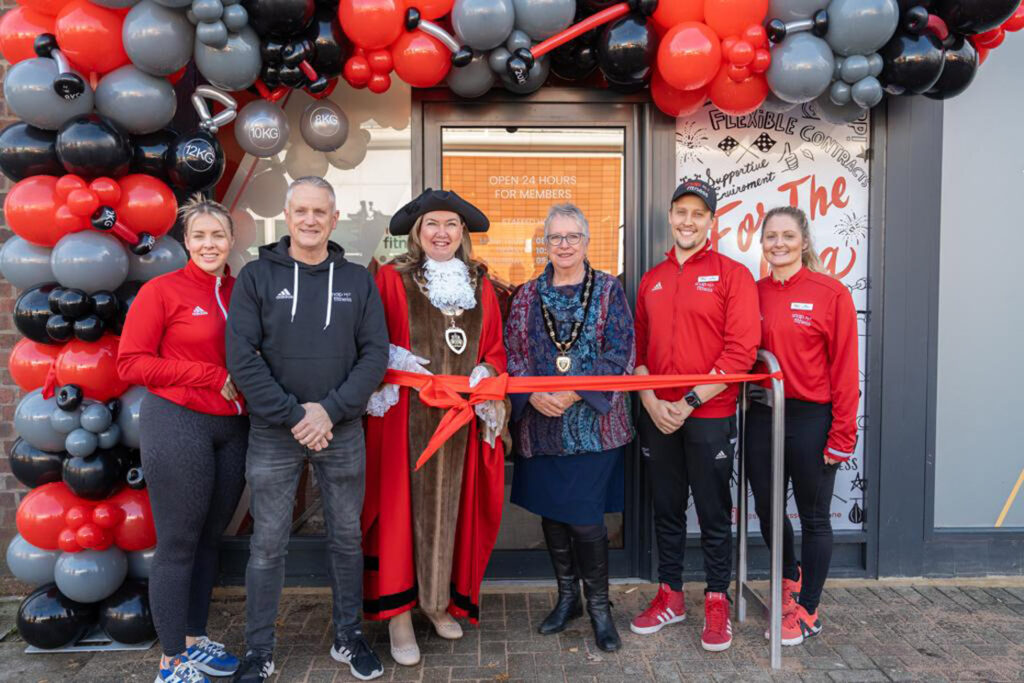 Addlestone Snap Fitness 24/7 opening - cutting the ribbon